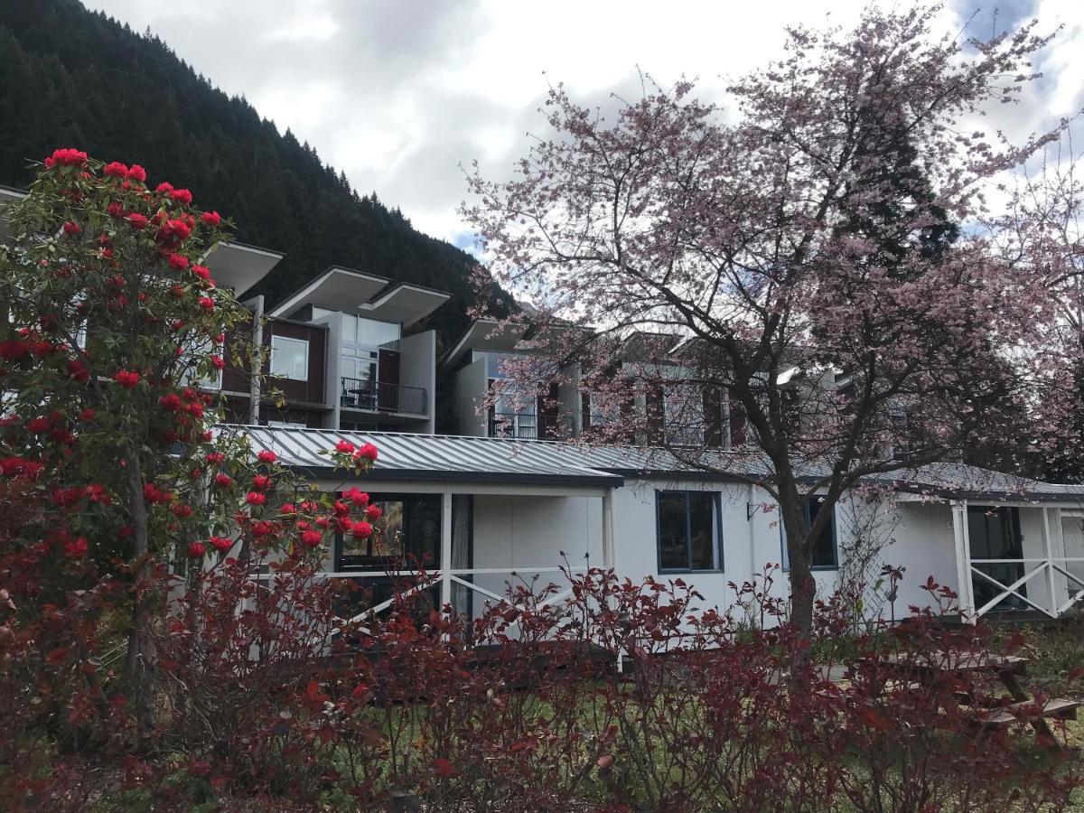 昆士城湖景假日公园酒店 皇后镇 外观 照片
